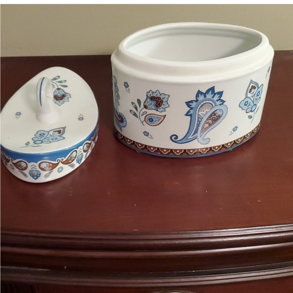 Vera Bradley My Home for Andrea Sadek Java Blues lidded container